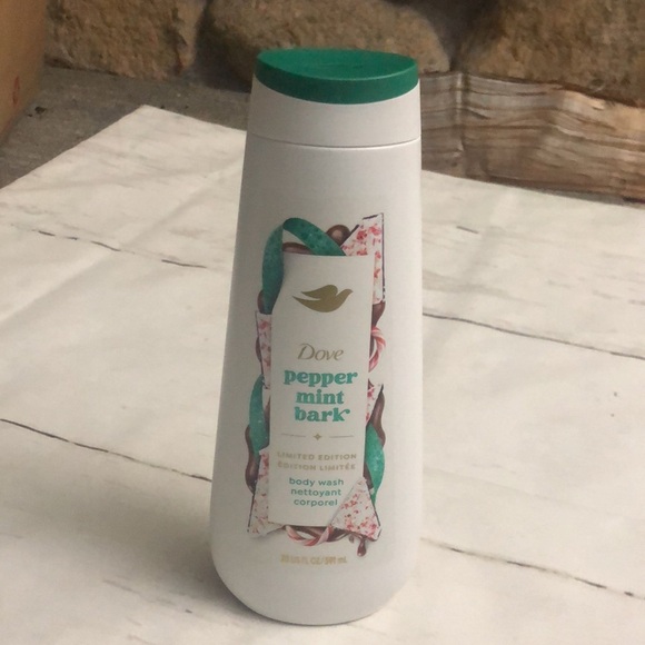 Dove Peppermint Bark Body Wash Holiday Treats Limited Edition 20 oz - Picture 1 of 5